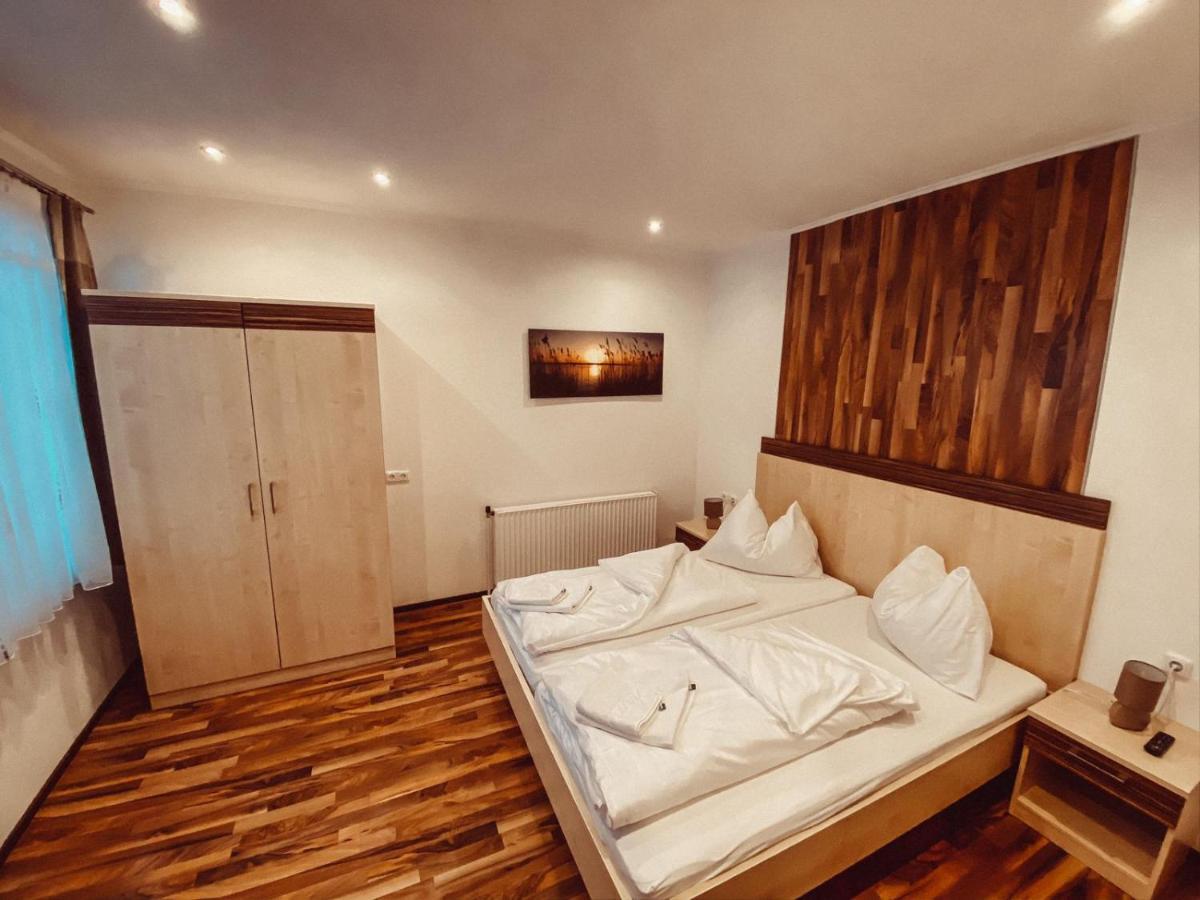 Fruehstueckspension Auer - Haus Kargl ชลัดมิง ภายนอก รูปภาพ